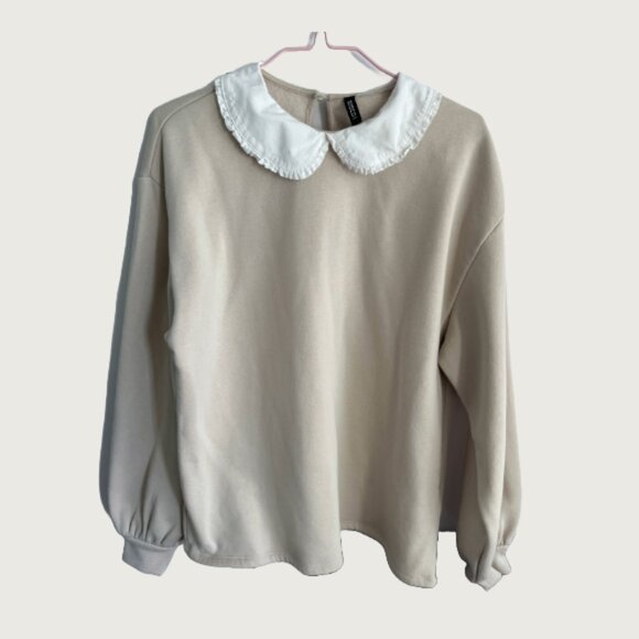 H&M Tops - Like New H&M Peter Pan Collar Beige Fleece Pullover Sweatshirt